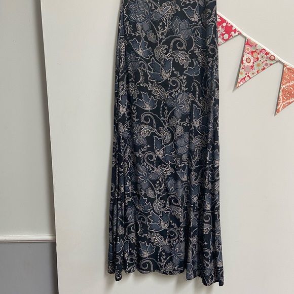 Patterned Maxi skirt - Picture 2 of 4